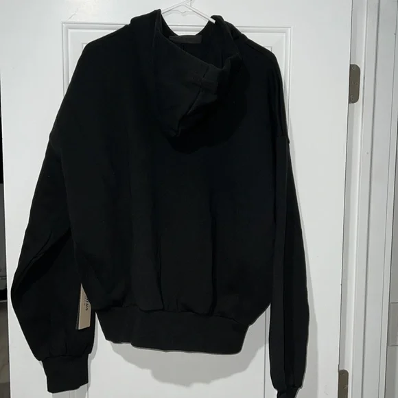 Fear of God Essential Hoodie 2023 Jet BlackColor…….BRAND NEW
